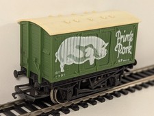 Hornby R216 “Prime Pork” Closed Van OO Gauge