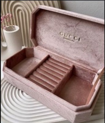 NIB GUCCI Beauty Velvet Jewelry Accessories Organizer Case Pink