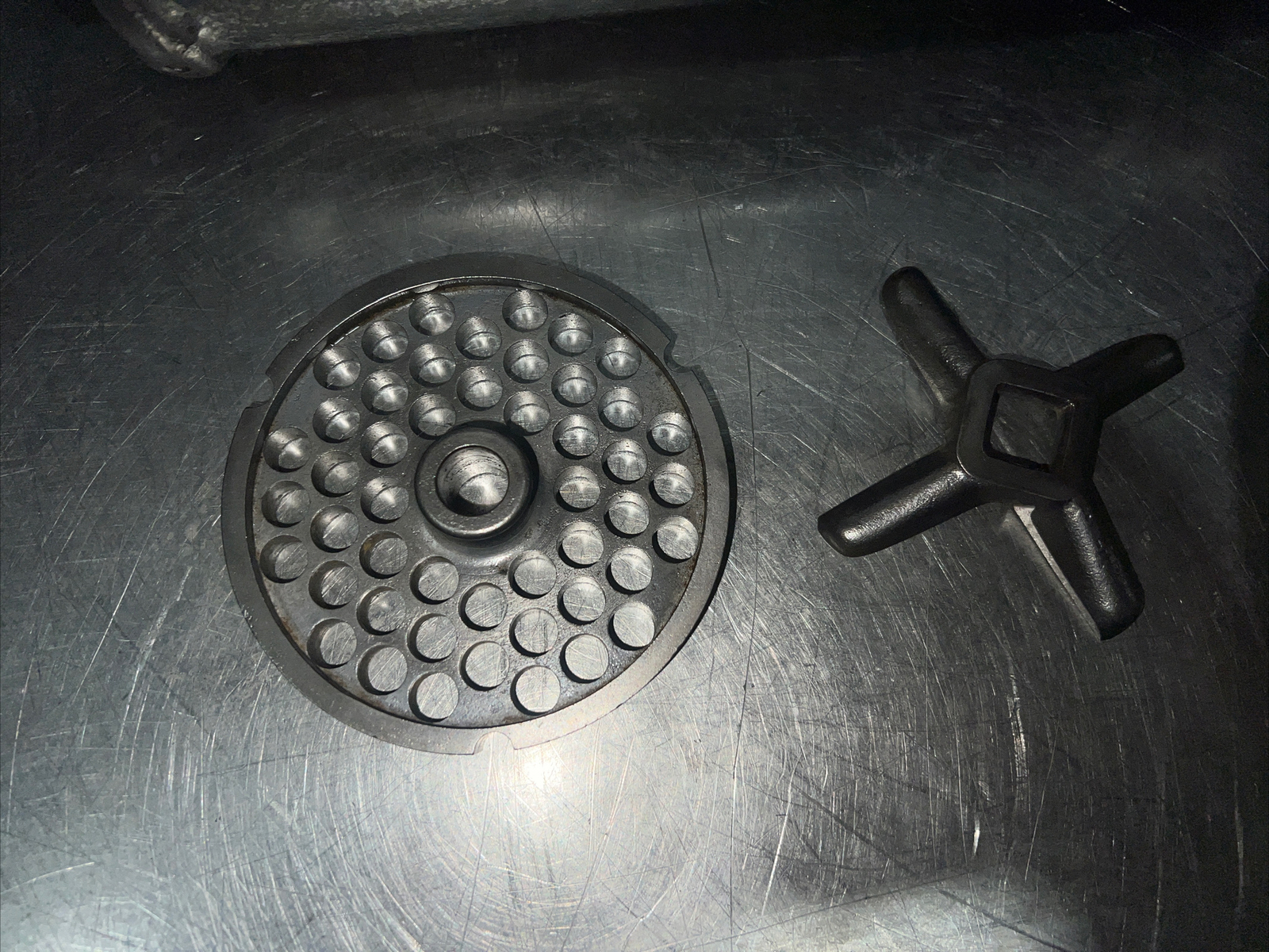 Genuine Vintage Hobart 4332 Size 32 Meat Grinder Head. Bowl & Cylinder