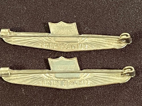 Two Vintage United Airlines Future Pilot Metal Wings Pinback Pins ~ EUC - Picture 3 of 4