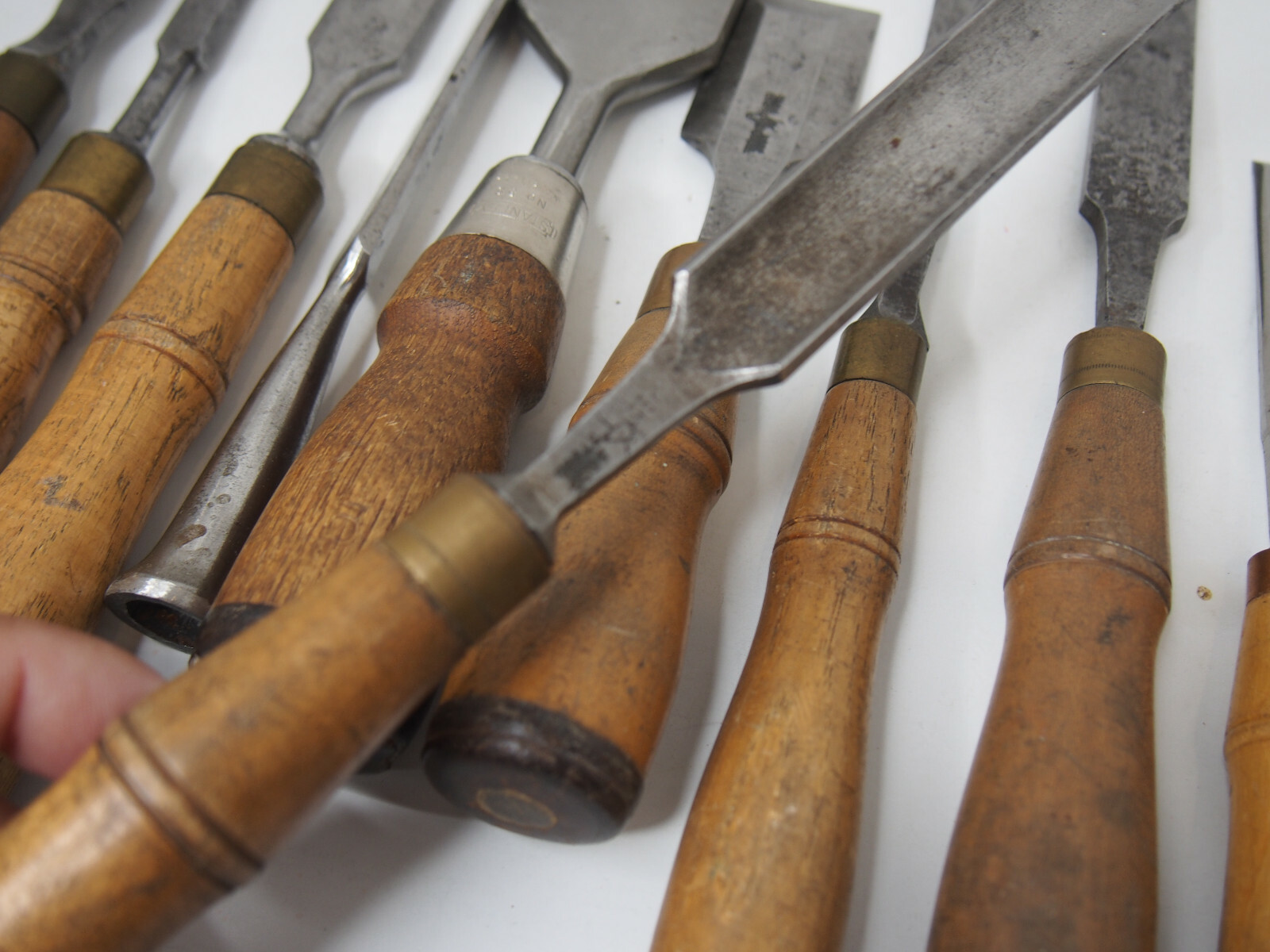 Vintage Sharp Wood Chisel Tool Assorted Brands QTY 11