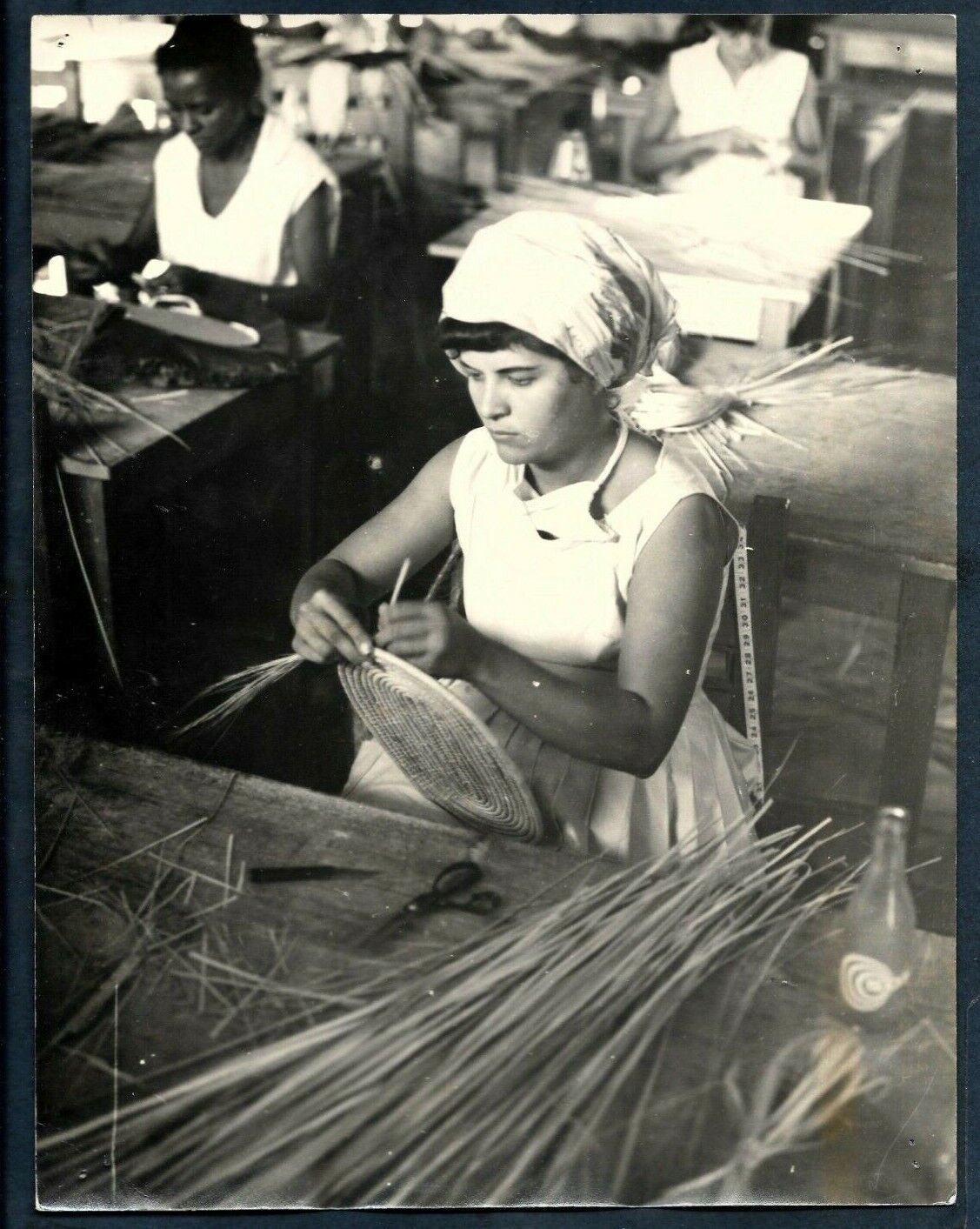 Cuban Women Art &Amp; Handicrafts Yarey Palm Tree Cuba 1960S Vintage Photo Y 177