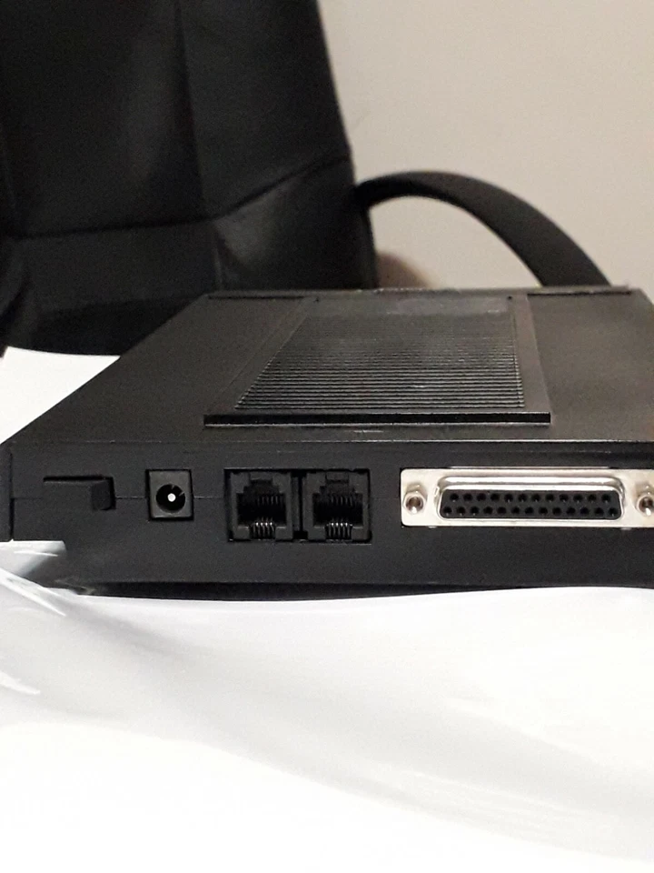  US Robotics 3453B Corriere 56K Business MODEM COMPUTER come nuovo - Immagine 4 di 4