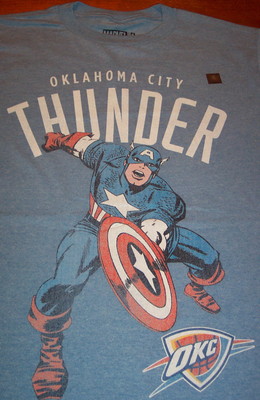 OKLAHOMA CITY THUNDER OKC NBA CAPTAIN AMERICA MARVEL COMICS T-Shirt SMALL NEW