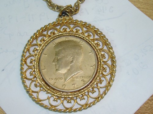 VINTAGE GOLD PLATED 1973 KENNEDY HALF 