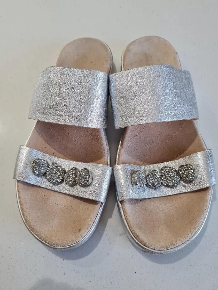 Clarks Silver Leather Flat Mules Embellished Crystal Detail Size 6D