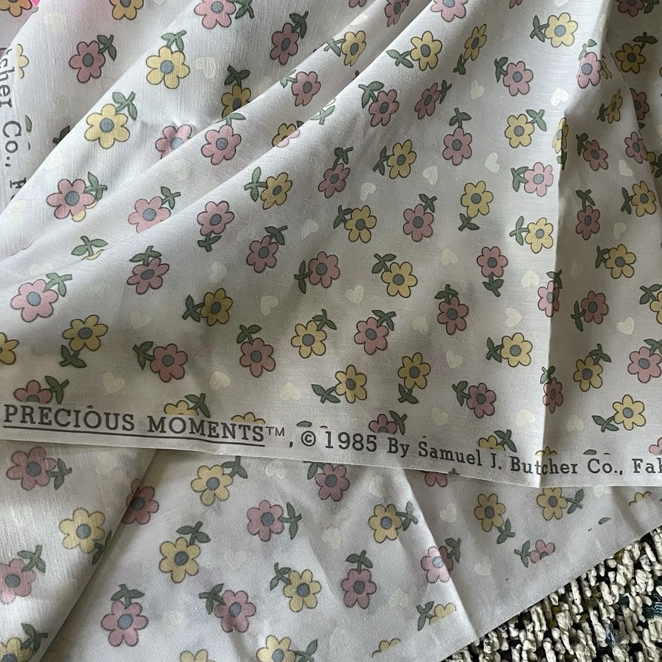1985 Precious Moments Cotton Blend Fabric 2 Yds 46" Spectrix Flower Hearts VTG - Image 3 of 4