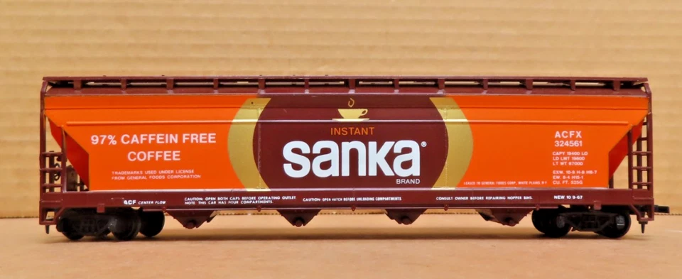 Vintage Tyco 3-bay Covered Hopper Sanka ACFX 324561 Ho scale (No Box) - Image 3 of 4