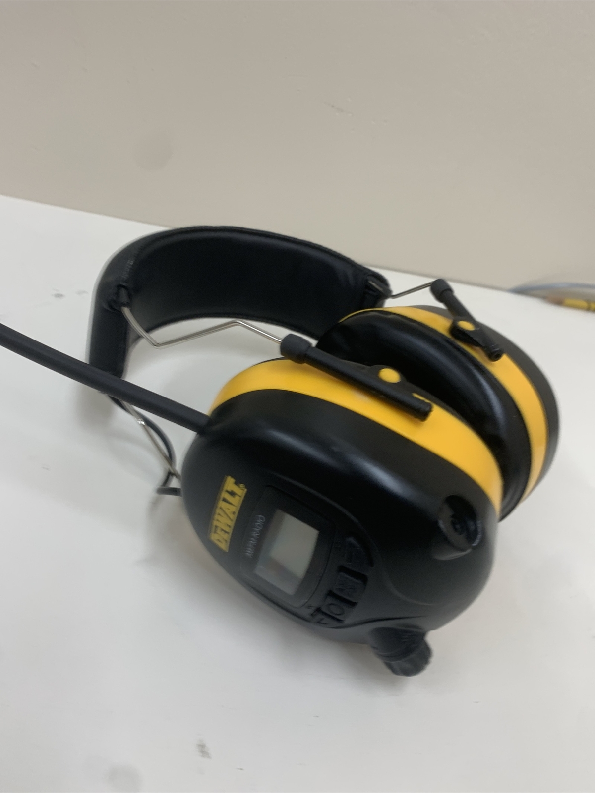 DEWALT Radio AM/FM Digital Tune Electronic Ear Muff Headset Radio