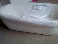 shnuggle moses basket without stand. White neutral colour suitable from birth