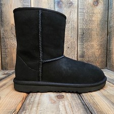 UGG CLASSIC II BOOT BLACK SUEDE SHEARLING LINED YOUTH SIZE US 6  WOMENS 8