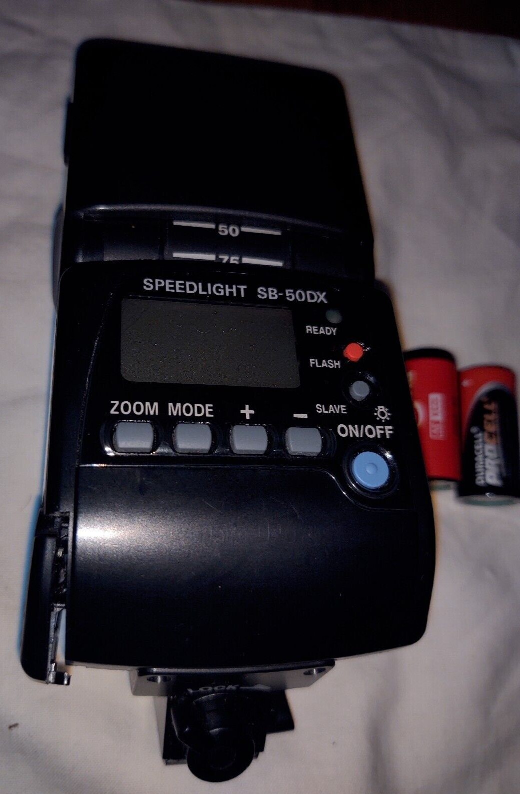Nikon Speedlight SB50DX Shoe Mount Flash for Nikon /Batteries included