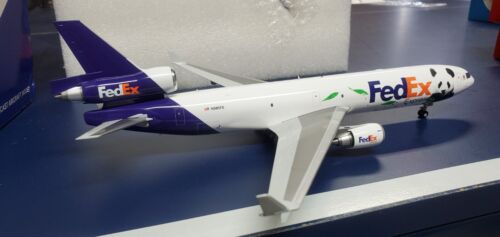 JC Wings Federal Express MD-11F 1:200 XX2284 Panda Express Cols N585FE - Imagen 9 de 10