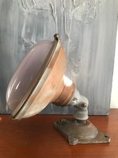 ANCIENNE GROSSE LAMPE INDUSTRIELLE, VERRE MAUVE OVALE