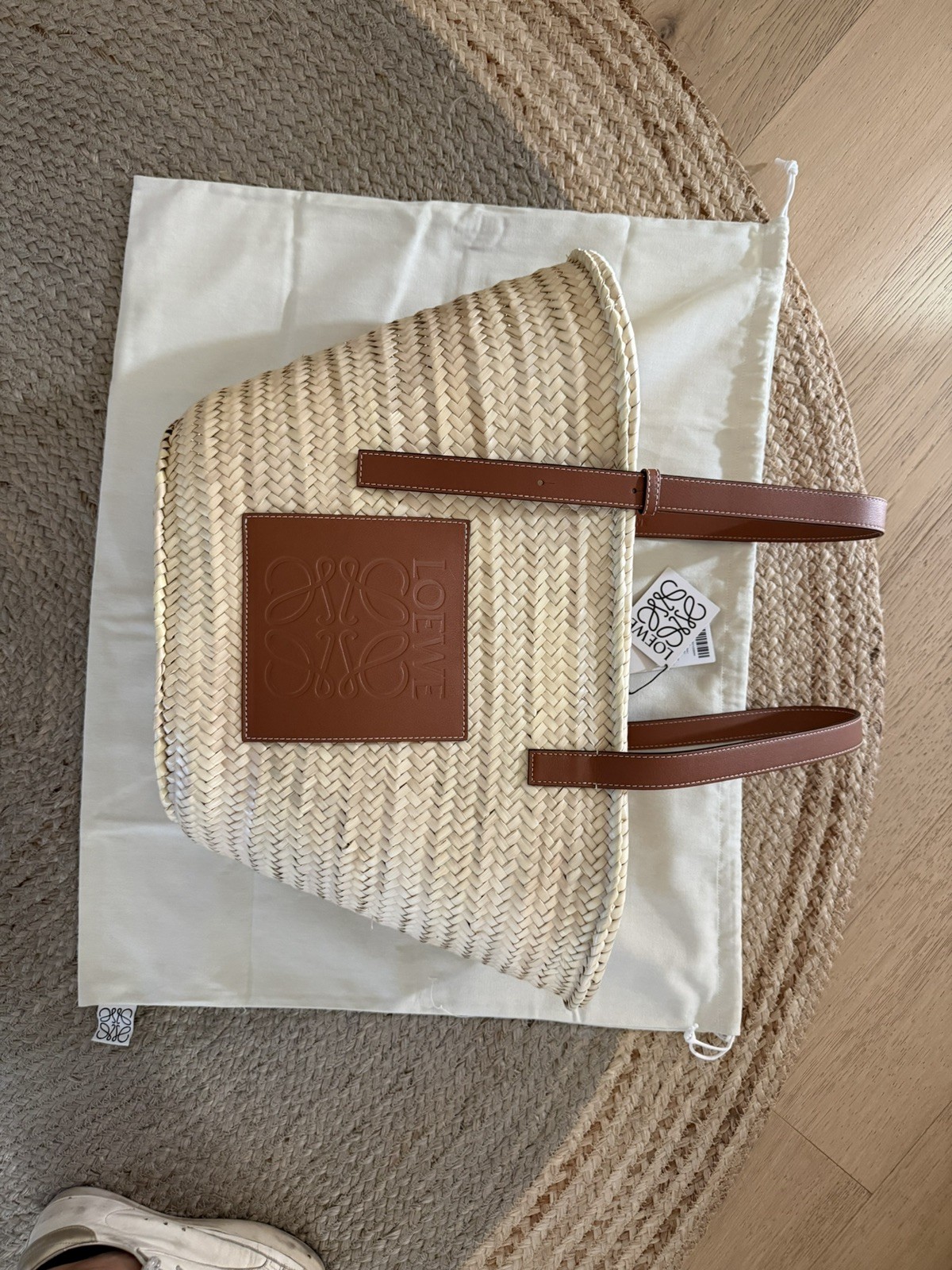 Brand new with tagLoewe Woman’s Large Classic Basket In Palm Leave And Calf Skin