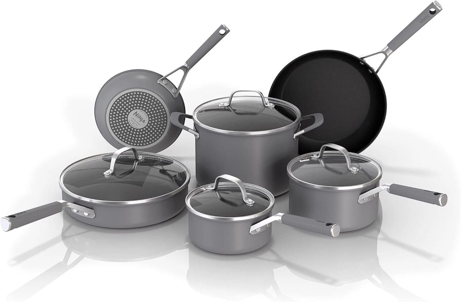 Ninja Pots and Pans Set Non Stick Comfort Grip 10-Piece NeverStick Cookware Set
Opens in a new windo