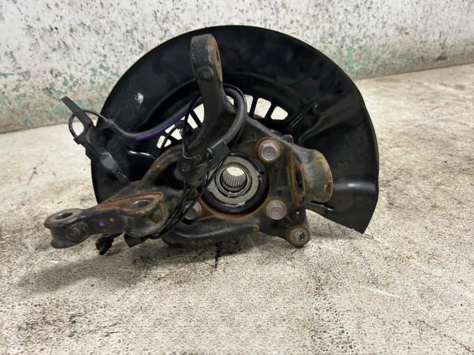 Toyota Camry 2018-2023 montaje de pasajero delantero derecho eje nudillo fabricante original Foto 3 de 4