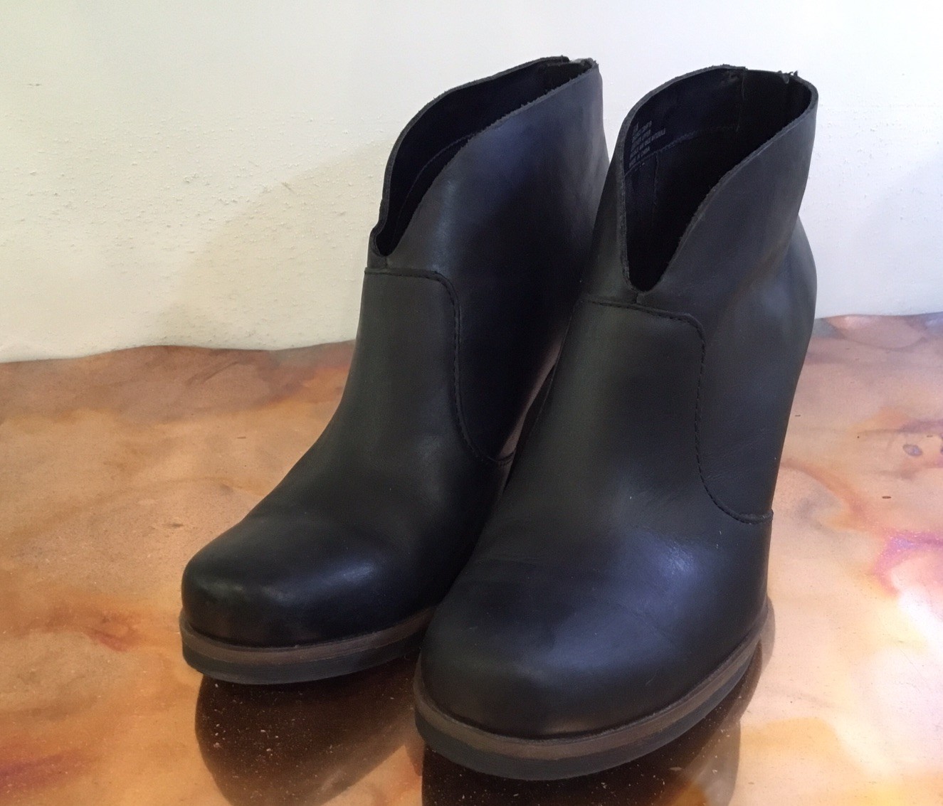 Korks Women's Gemini Ankle V Zip Back Boots Chunky Heel Black Size 8