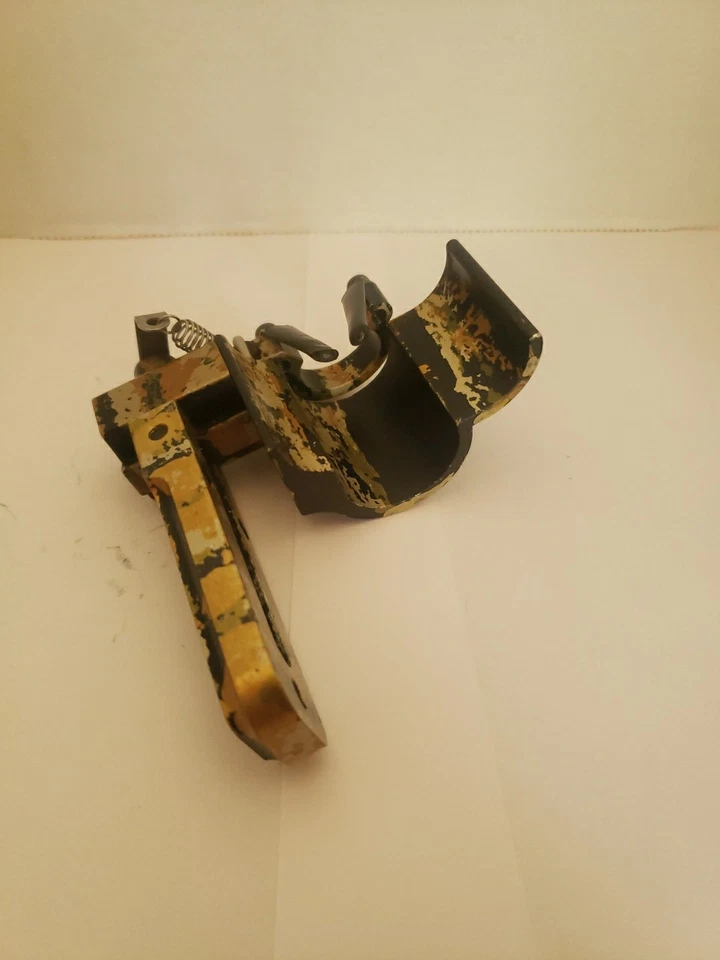 Bodoodle Bullet Arrow Rest RH Camo Adjustable Spring Tension Prong Shoot Through - Image 4 of 4