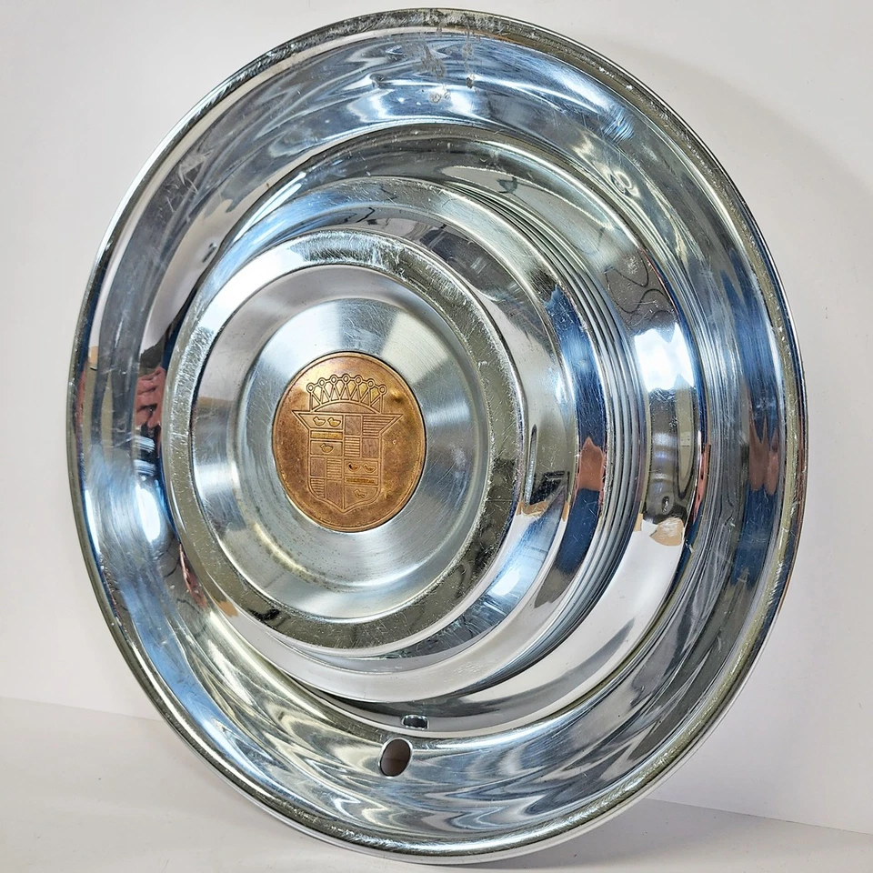 👀 UNA cubierta de rueda tapacubos vintage 1953-1954 Cadillac Deville/Serie 62 15" 👍 Foto 3 de 4