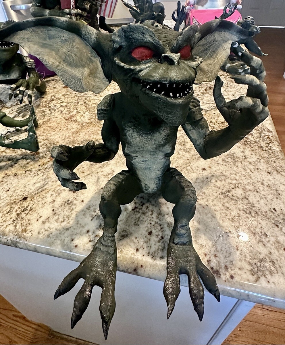 NECA Gizmo + Barbie Car + 9 Custom made Gremlins Set