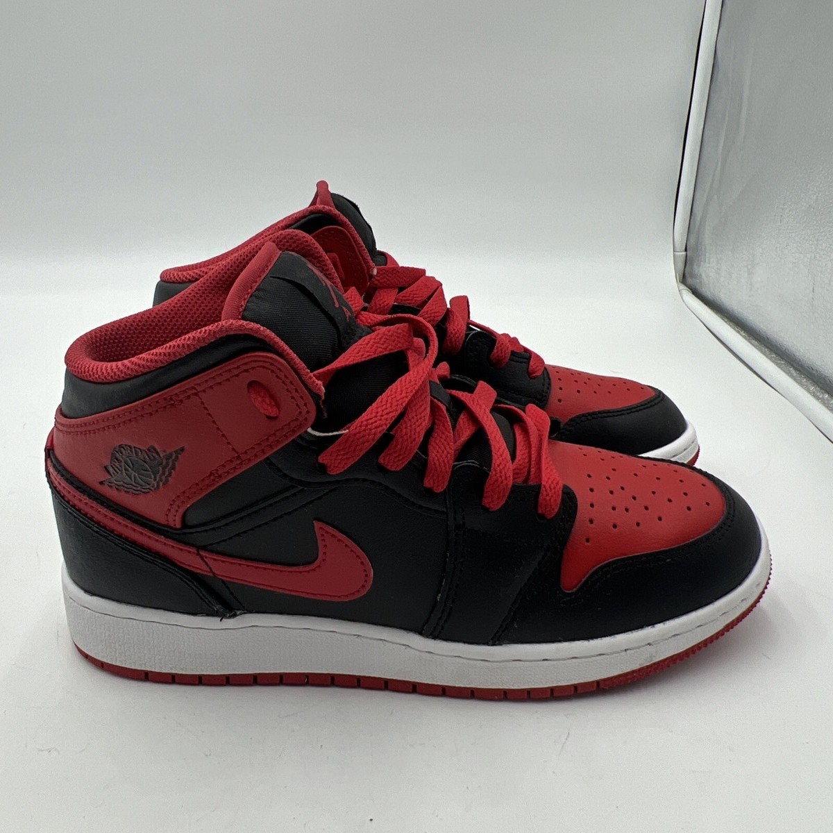 スニーカー NIKE AIR Jordan 1 MID(GS) DQ8423-060 NIKE AIR JORDAN 1 MID GS DQ8423-060 BLACK FIRE RED WHITE