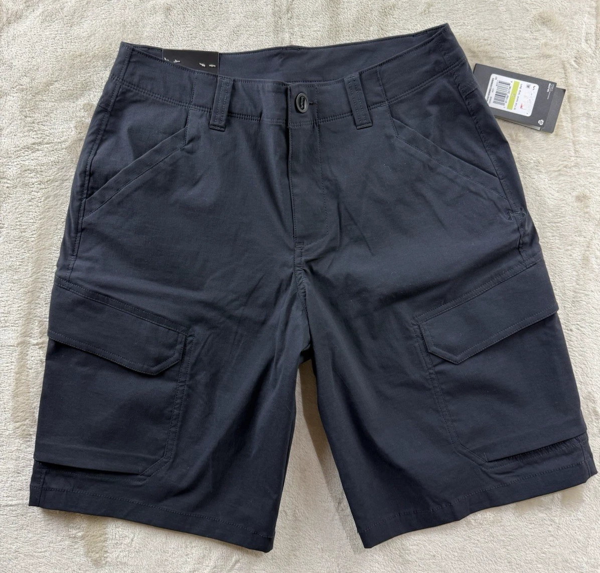 NWT Under Armour Fish Hunter Cargo Short Men's 30 Black 10" Inseam UPF 30