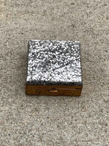 Vintage Miniature Brass with Silver Confetti Hinged Lid Square Trinket Pill Box - Picture 2 of 7