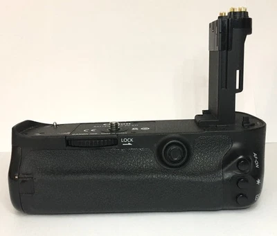Genuine Canon BG-E11 Battery Grip for EOS 5D Mark III 5DS R with BGM-E11L Tray - Image 1 of 4