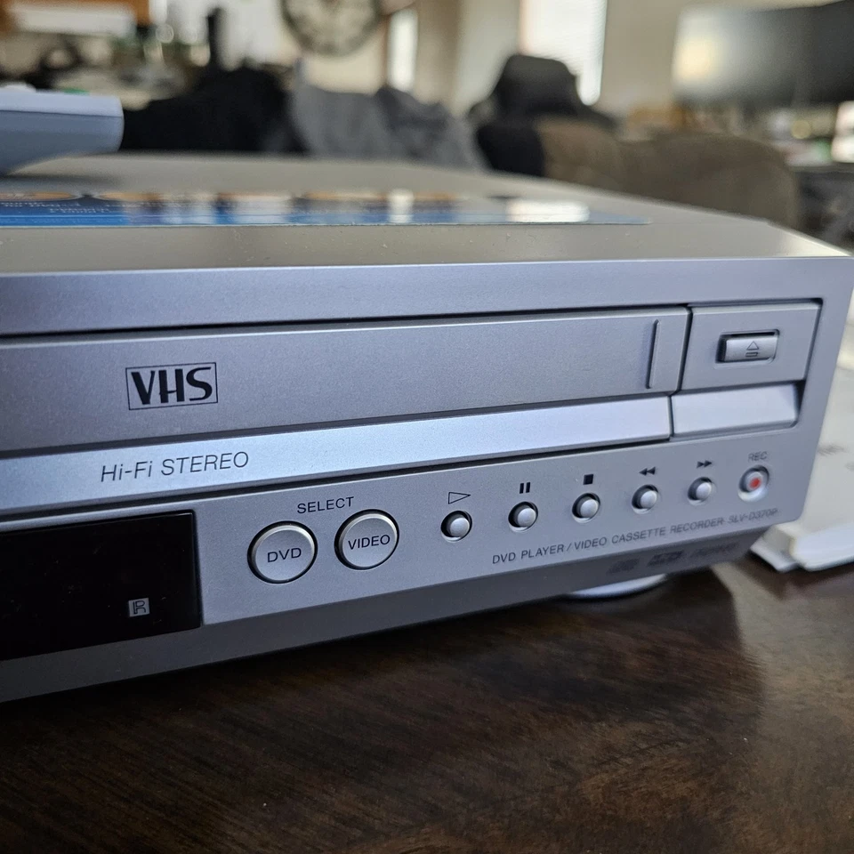 VINTAGE Sony SLV-D370P DVD VCR VHS Combo Player with Remote And Original Box - Image 3 of 4