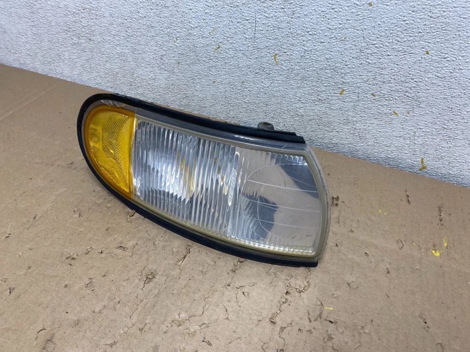 Nissan Quest 1996 a 1998 pasajero derecho intermitente lateral derecho OEM N2488 DW Foto 2 de 4