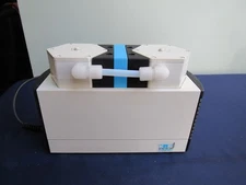 KNF NEUBERGER LABOPORT UN820.3 FTP DUAL DIAPHRAGM VACUUM PUMP