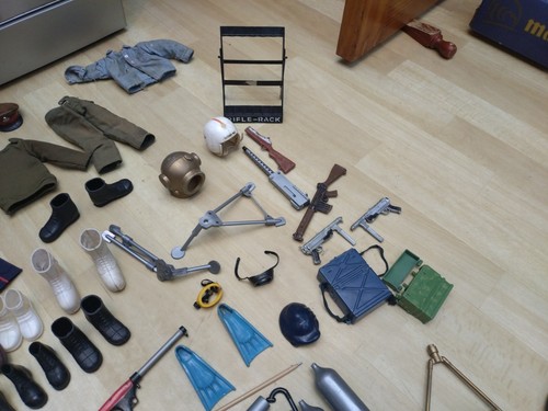 Lotto Lavoro Action Man Palitoy Ricambi Accessori, Vestiti, Armi Vintage Bundle - Foto 10 di 17