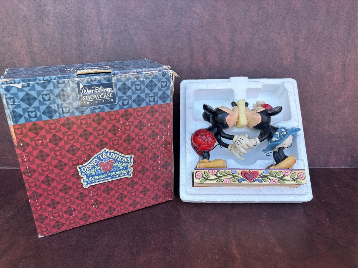 Jim Shore Disney - Smooch For My Sweetie - Mickey and Minnie