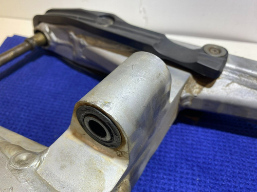 2007 Kawasaki KX85 OEM Rear Swingarm Suspension Pivot Swing Arm OEM KAWASAKI KX - Bild 2 von 10