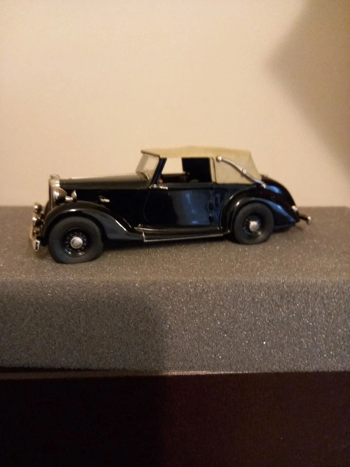 Top Marques escala 1/43 RC1 - 1939 Daimler 2.5L D/H King George VI WW2 - Preto - Imagem 4 de 4