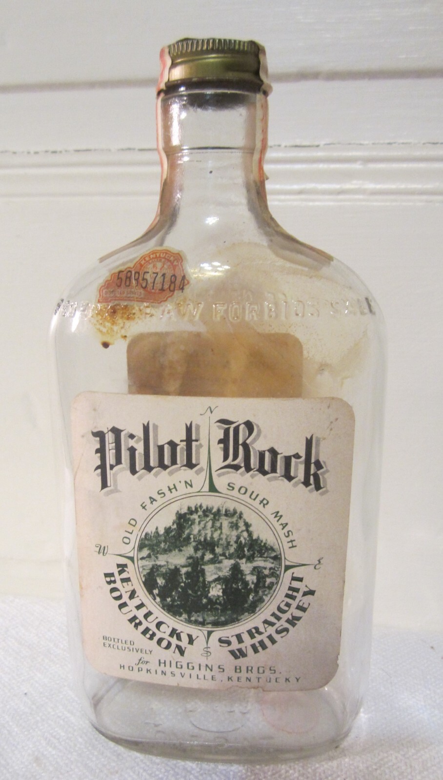 1940 Pilot Rock whiskey bottle Higgins Hopkinsville Ky Bonds Mill