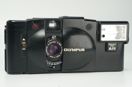 Olympus XA2 Kamera & A11 Blitz – 35 mm Point & Shoot Entfernungsmesser Kamera schwarz