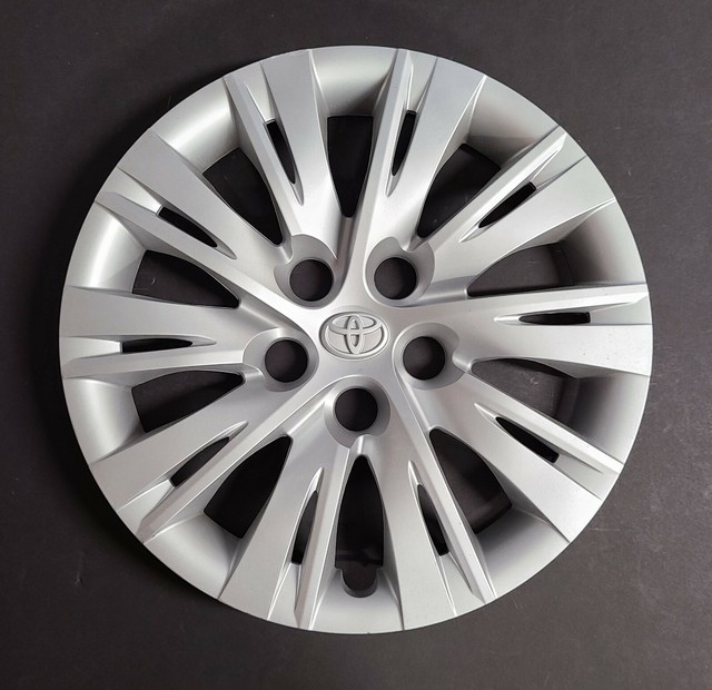 One Wheel Cover Hubcap 20122014 Toyota Camry 16" OEM Silver 61163 Used eBay