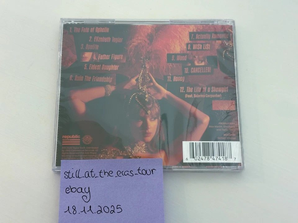 Taylor Swift - The Life of a Showgirl CD Hand-Signed Photo #3 (signiert) - Bild 3 von 4