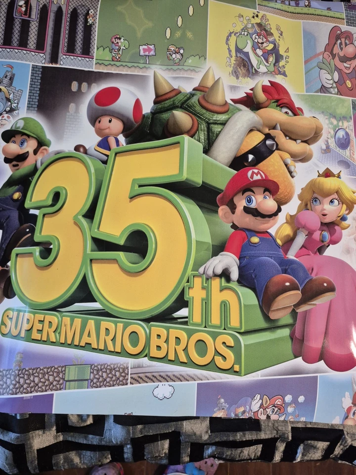 Super Mario 35 Aniversario Display Nintendo Promo Store Foto 2 de 4