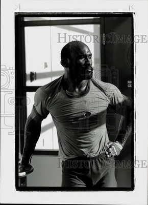 #ad 1992 Press Photo Wrestler Chris Campbell at Syracuse University#x27;s Archbold Gym. $24.99