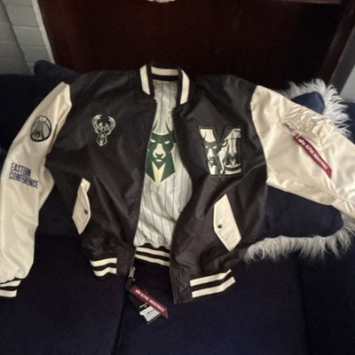 Milwaukee Bucks Reversible Bomber NBA Jacket Men's Size Large