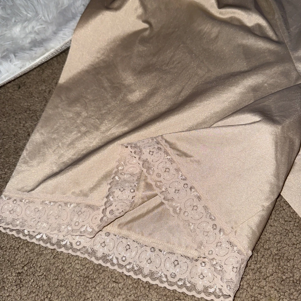 De colección Vanity Fair Nude Nylon Bloomers Pettipants Slip Para Mujer L 12-778 Foto 3 de 4