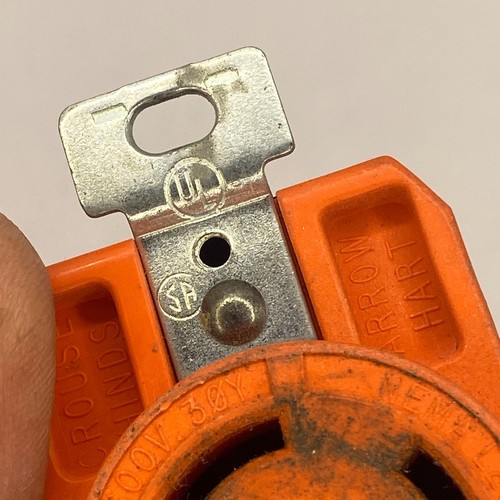 Arow-Hart NEMA L23-30 Hart-Lock Receptacle 30A 347/600V 3ØY🔔 - Picture 6 of 10