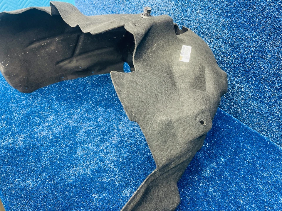 Protector contra salpicaduras forro de pozo de rueda trasera izquierda Chrysler 200 2015-2017 fabricante de equipos originales Foto 3 de 4