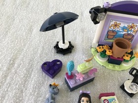 LEGO FRIENDS: Emma's Photo Studio (41305) Complete, no instuctions