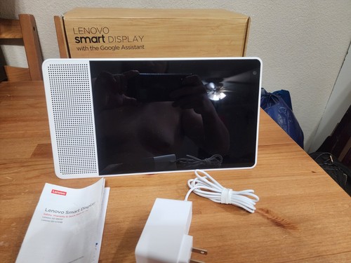Lenovo 10 Zoll Smart Display mit Google Assistant - Bambus/Weiß