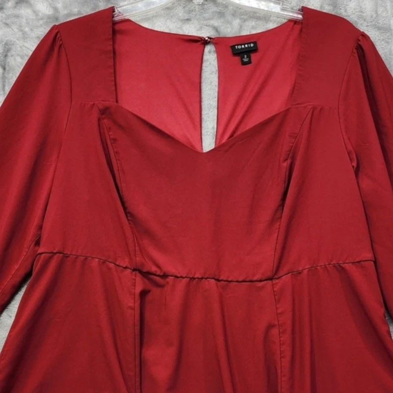 Torrid Top Womens 2 2X Red Peplum Crepe Sweetheart Neck Long Sleeve Back Keyhole - Image 2 of 4