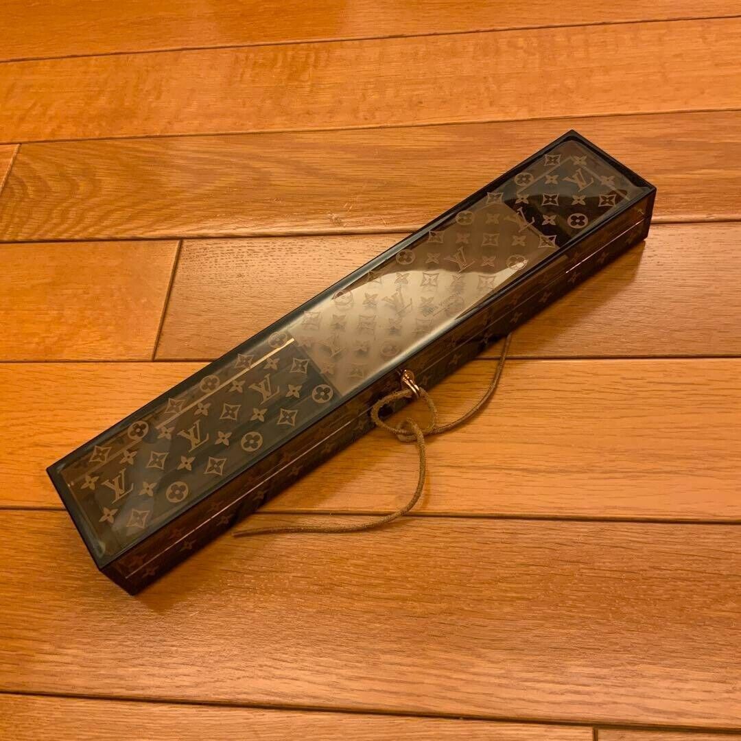 LOUIS VUITTON Chopsticks pair Monogram LV Japan 25th LOUIS VUITTON Chopsticks pair Monogram LV Japan 25th
